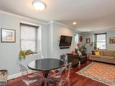 Foto del edificio - 721 Preston Ave