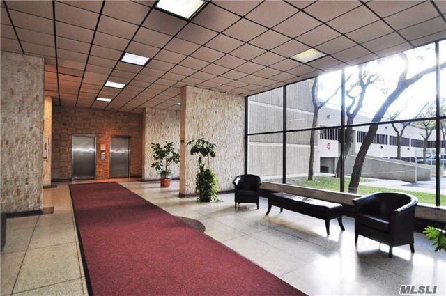 Foto del edificio - 152-38 Union Tpke