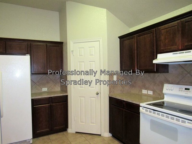 Building Photo - 5406 Foxhill Rd