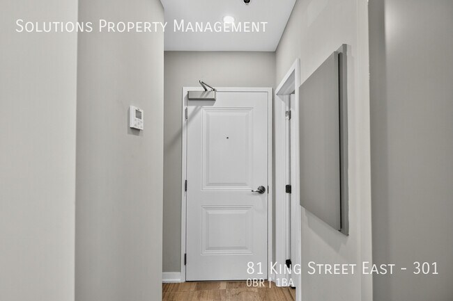 Photo du bâtiment - Bachelor Apartment - Move-In Ready!
