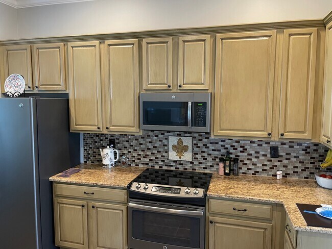 Building Photo - 644 Spring Branch Dr