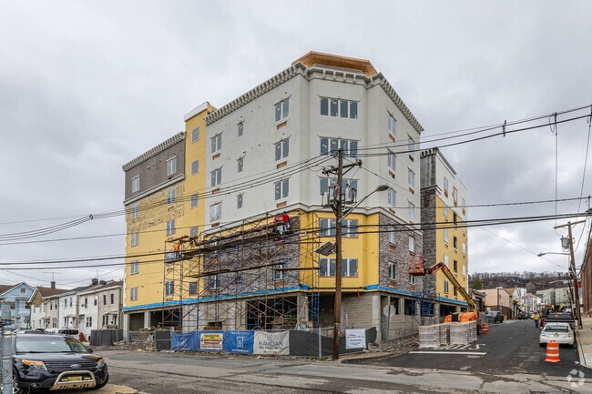 Building Photo - 75 Levine St