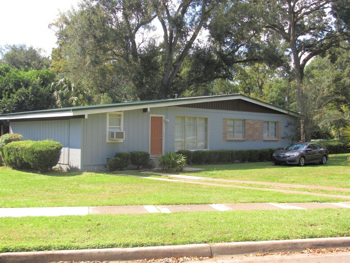 5 Bedroom House, Just Minutes from FSU! - 5 Bedroom House, Just Minutes from FSU!