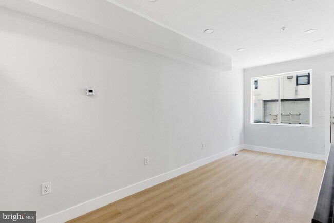 Foto del edificio - 1511 W Flora St