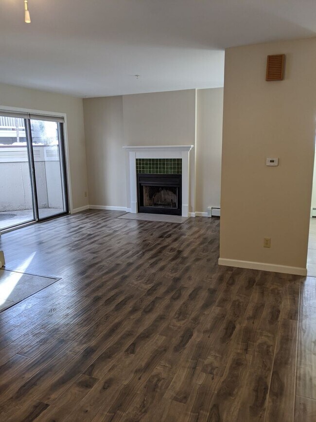Foto del edificio - Updated 1BR Condo at the Edge of Boulder –...
