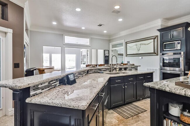 Building Photo - 25907 Randon Ln