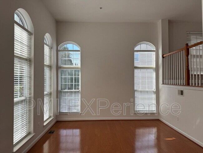 Foto del edificio - 12302 Open View Ln