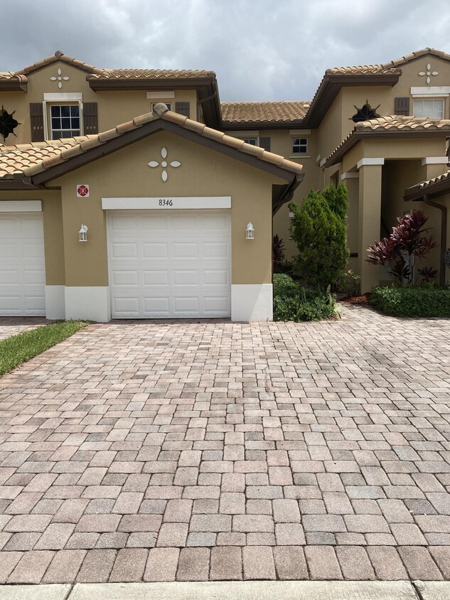 8346 NW 127th Ln Unit 26B, Parkland, FL 33076 Condo for Rent in