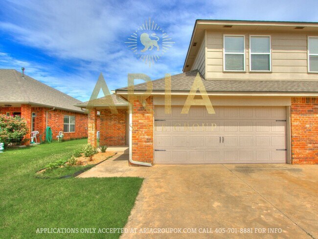Building Photo - Spacious 4 Bed/2 Bath Duplex Home in Musta...