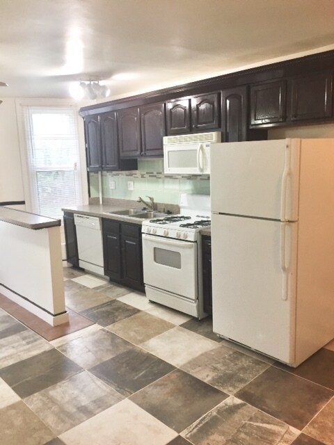 kitchen - 4506 Garrison Blvd