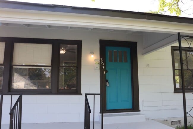 Building Photo - 203 Brooks Ave