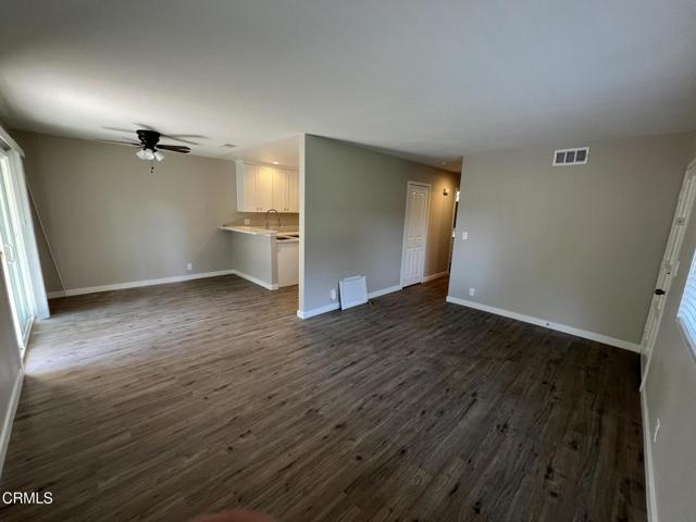 Foto del edificio - 736 Thoreau Ln