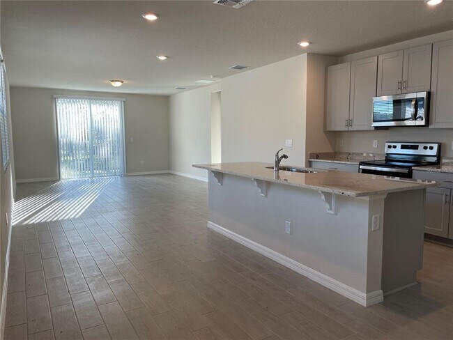 Building Photo - 3289 Fresno Pl