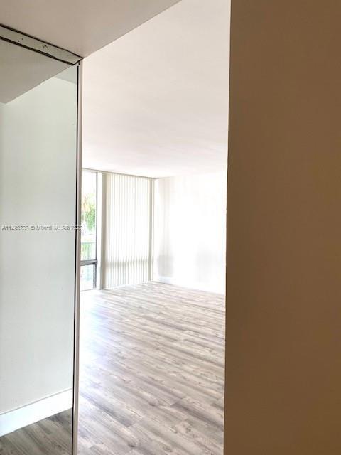 Foto del edificio - 1408 Brickell Bay Dr