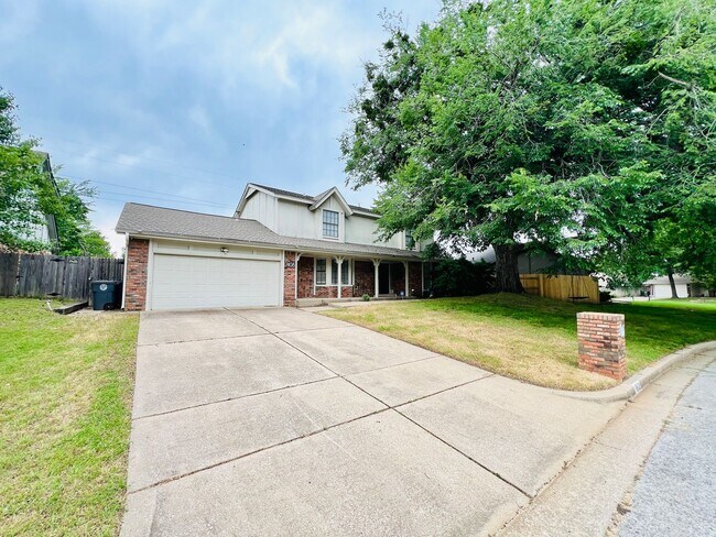 Building Photo - Spacious 4 bed 2.5 bath in Union Schools
