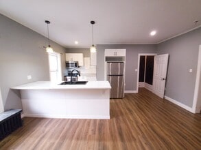 Building Photo - 26 Forin St