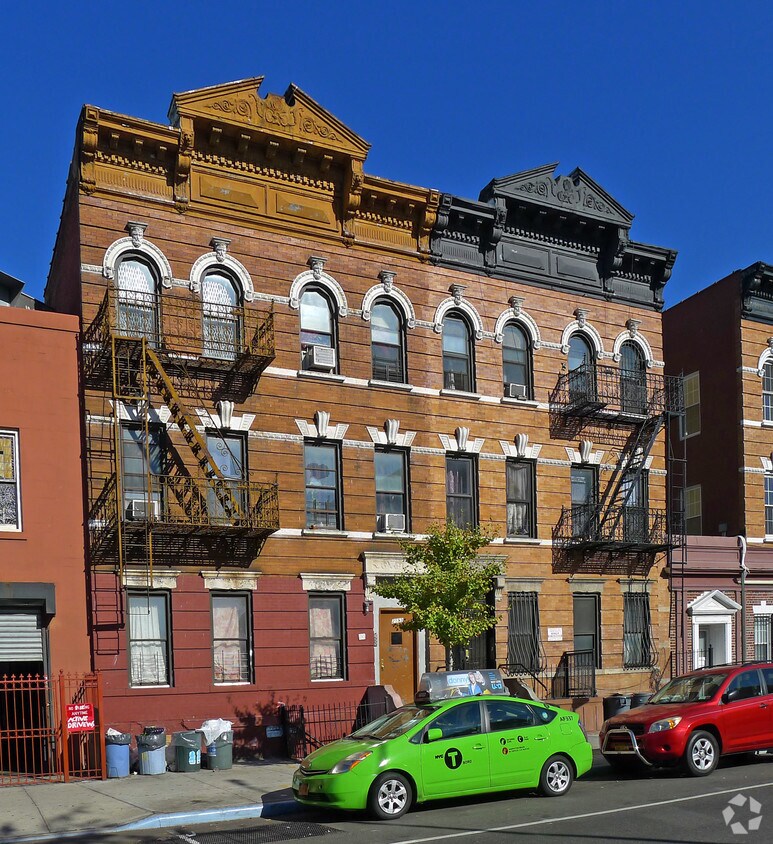 Foto principal - 2555 Church Ave
