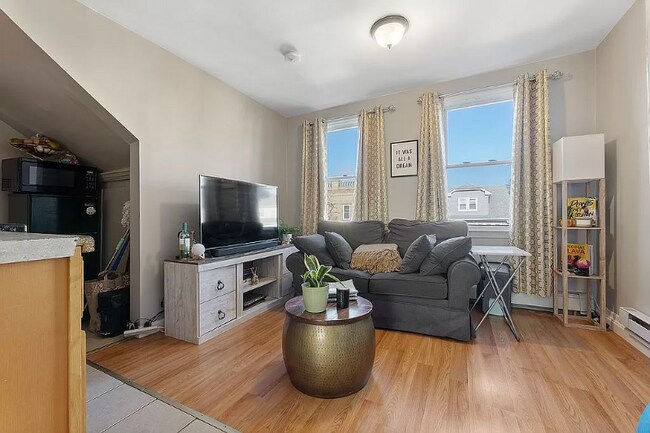 Foto del edificio - 196 Shephard Ave