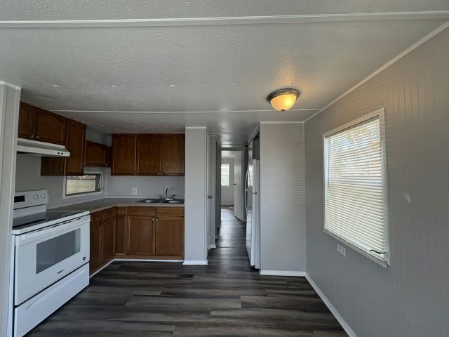 Building Photo - 2850 New Tampa Hwy