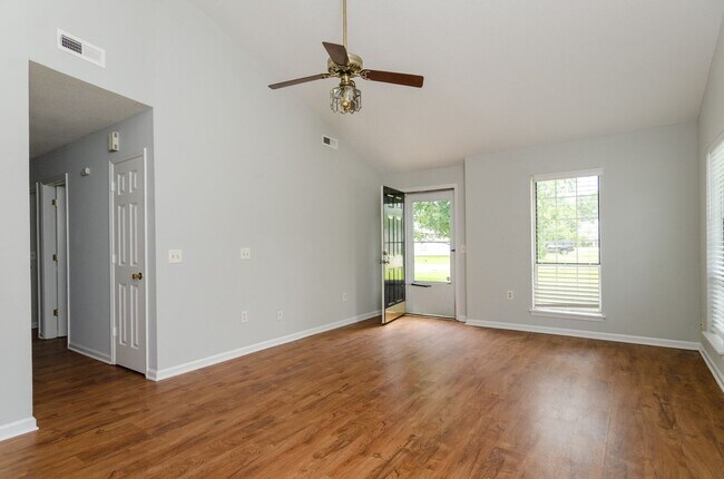 Foto del edificio - 4312 Watson Dr