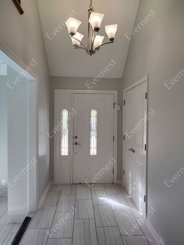 Foto del edificio - 10231 Noland Rd