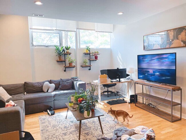 Foto del edificio - 6125 N Clark St