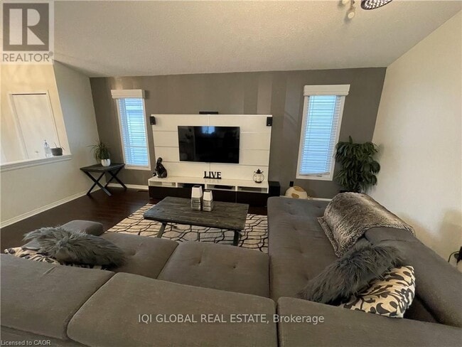 Building Photo - 91 Loggers Grove