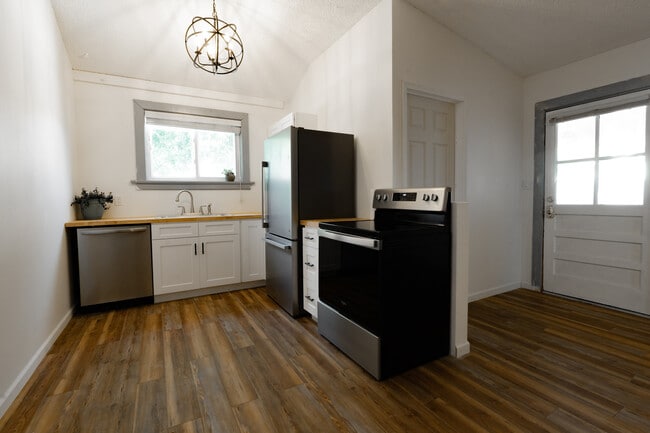 Building Photo - 5110 Swadley St