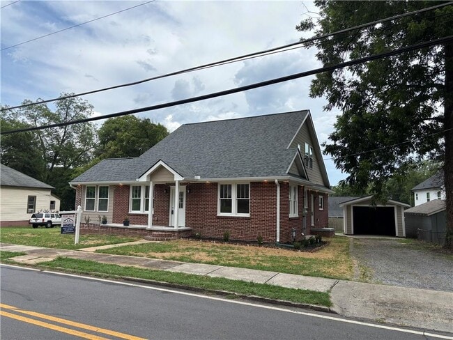Building Photo - 107 Johnson St