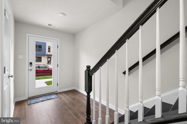Building Photo - 421 Carroll Walk Ave