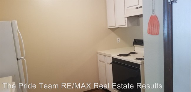 Building Photo - 2 br, 1 bath House - 917 N Turtle Creek Dr