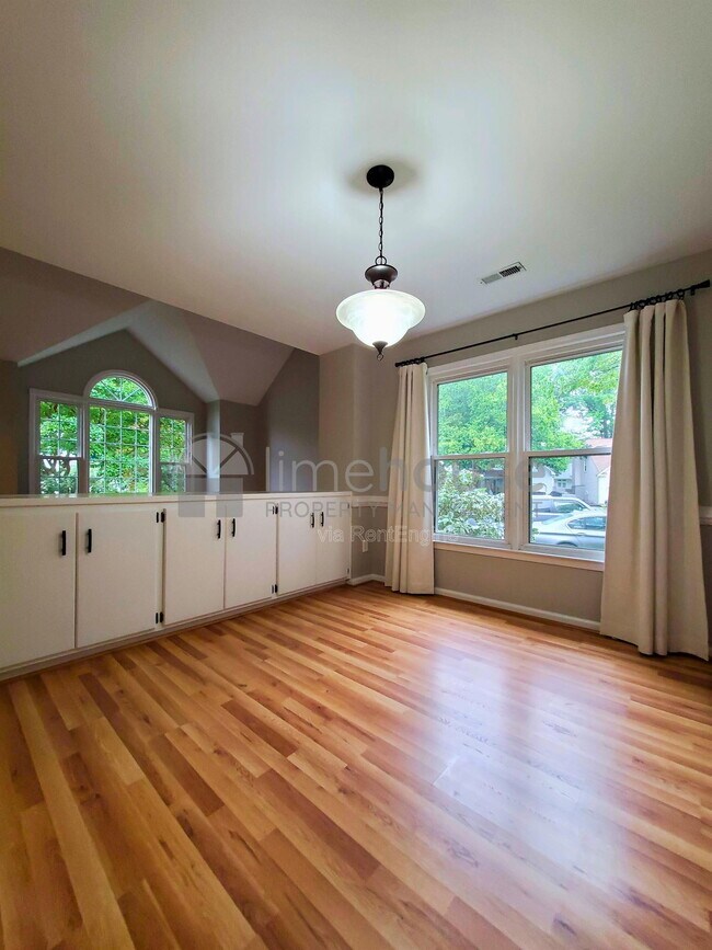 Foto del edificio - 909 Brandon Quay