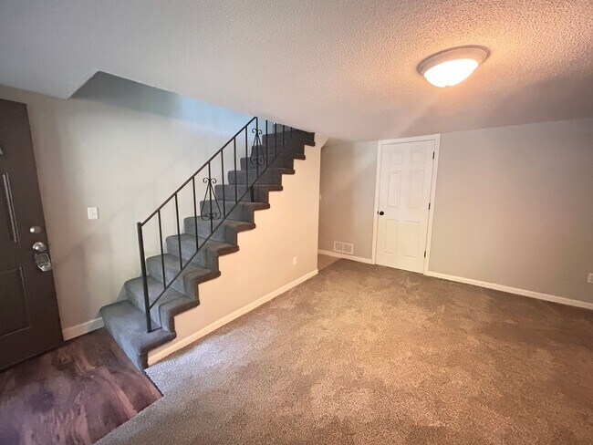 Building Photo - 1210 SE 3rd Terrace