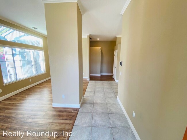 Building Photo - 3 br, 2 bath House - 5835 Laguna Breeze Way