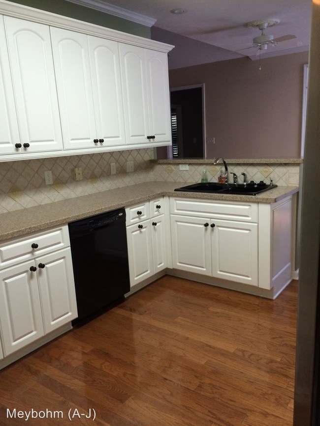 Building Photo - 1802 Amberley Dr