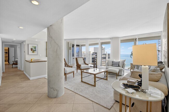 Foto del edificio - Rare 18th-Floor 3 bed, 3 bath Beachfront C...