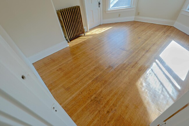 Photo - 1322 E Spring St Apartment