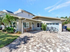 Building Photo - 3204 S Maritana Dr