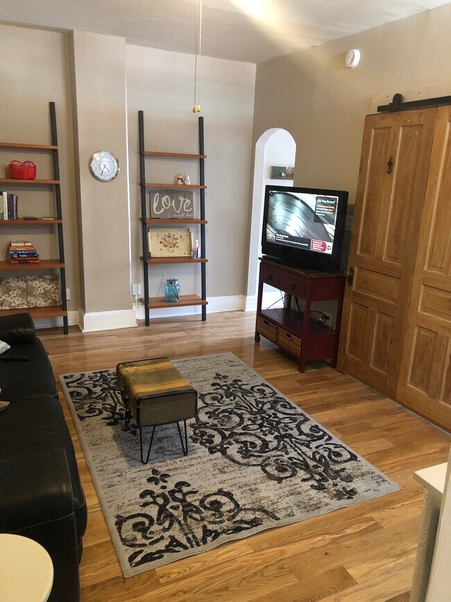 Sala de estar - 400 W Gay St