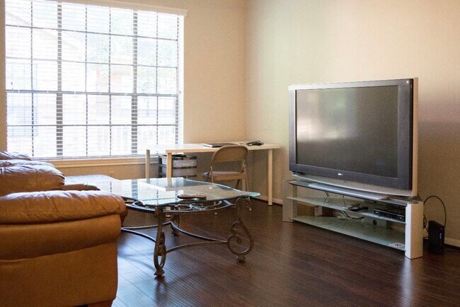 Foto del edificio - 2255 Braeswood Park Dr