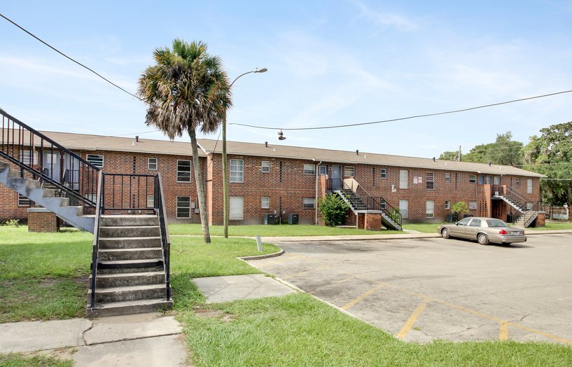 Foto del edificio - 500 S Warner Ave