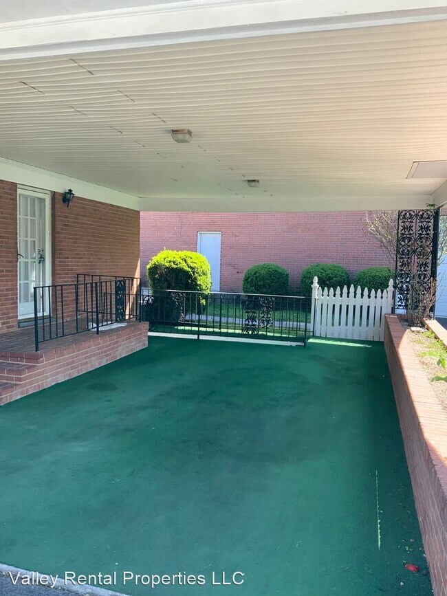 Building Photo - 3 br, 2 bath House - 805 Cedar Creek Grade