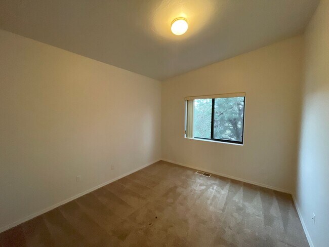Building Photo - APPLY NOW - 2485 N Leah Lane
