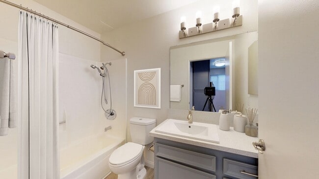 Interior Photo - The Belmont