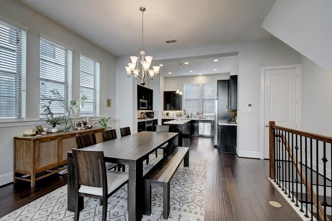 Foto del edificio - 5437 Larkin St