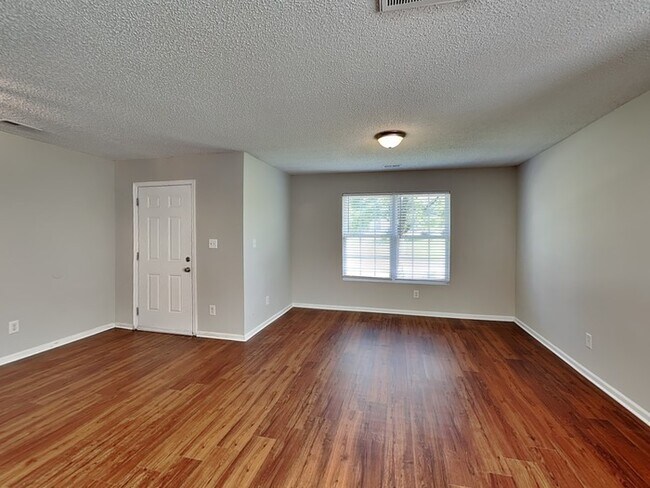 Foto del edificio - 2521 Highland Park Dr
