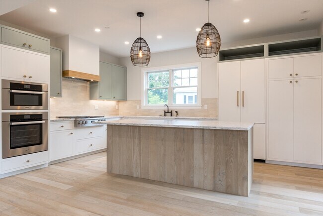 Foto del edificio - 144 Linden St