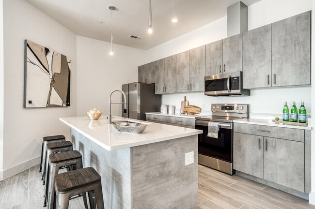 Building Photo - 1100 Peters Street