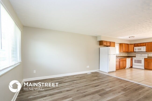 Foto del edificio - 1335 Birch Dr