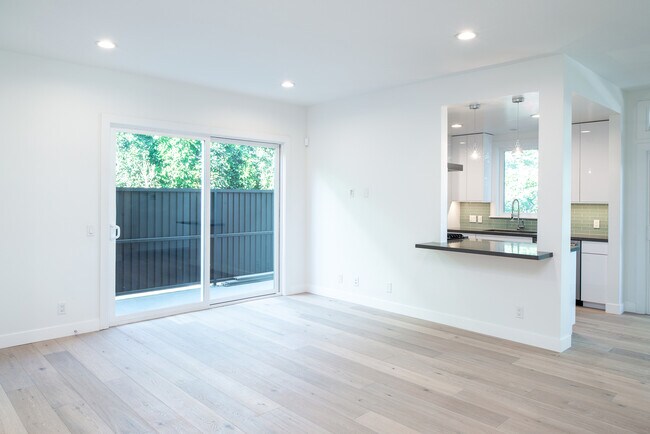 Foto del edificio - 717 N Orlando Ave